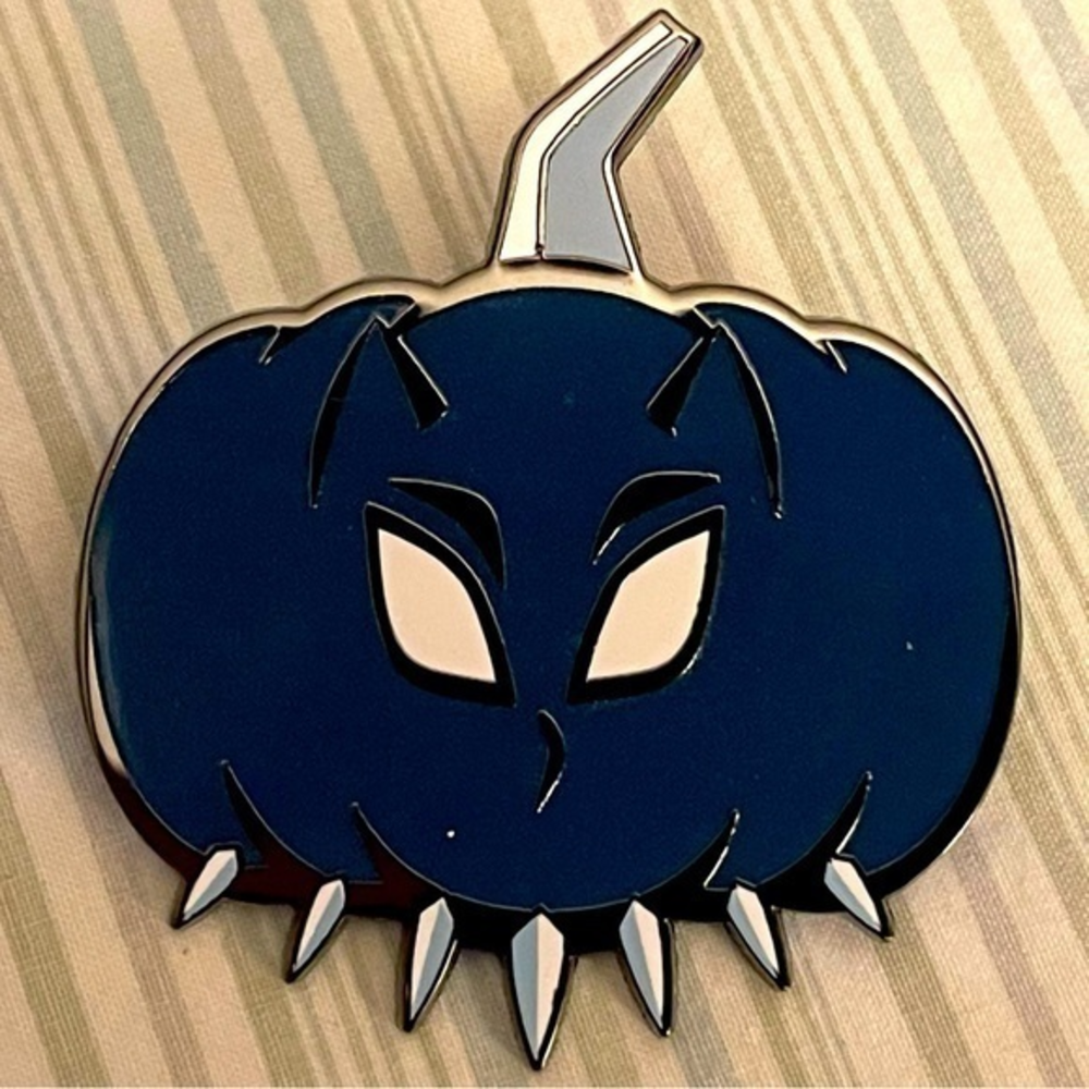 Brand New Disney Marvel‎ Black Panther Pumpkin Pin